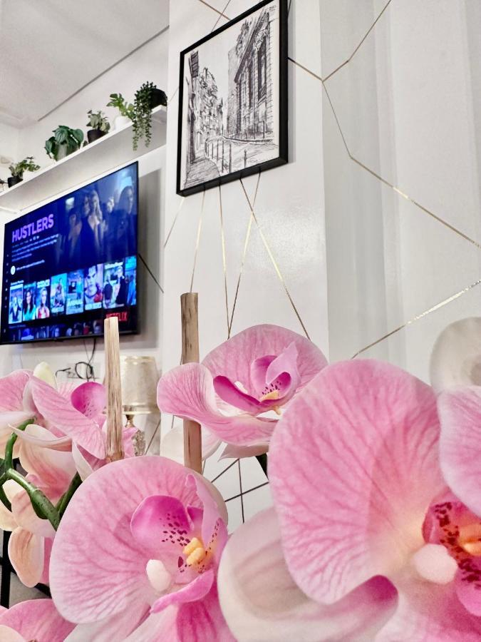 Aesthetic One Bedroom Beside Sm W Pool, Wifi And Netflix Cagayan de Oro Bagian luar foto