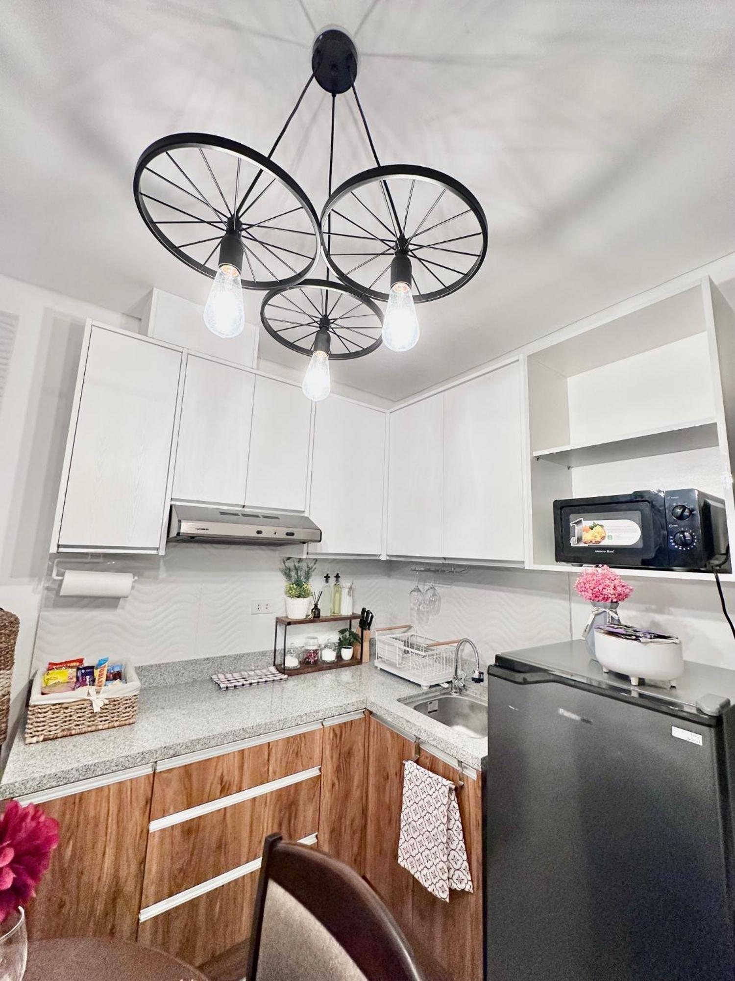 Aesthetic One Bedroom Beside Sm W Pool, Wifi And Netflix Cagayan de Oro Bagian luar foto