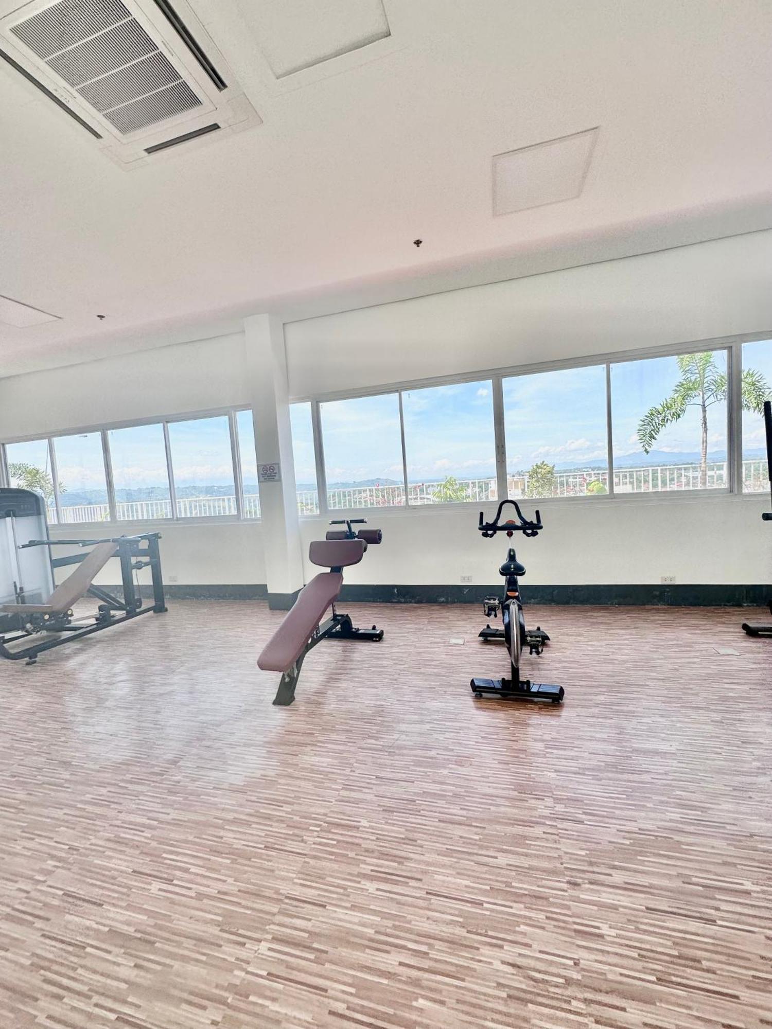 Aesthetic One Bedroom Beside Sm W Pool, Wifi And Netflix Cagayan de Oro Bagian luar foto