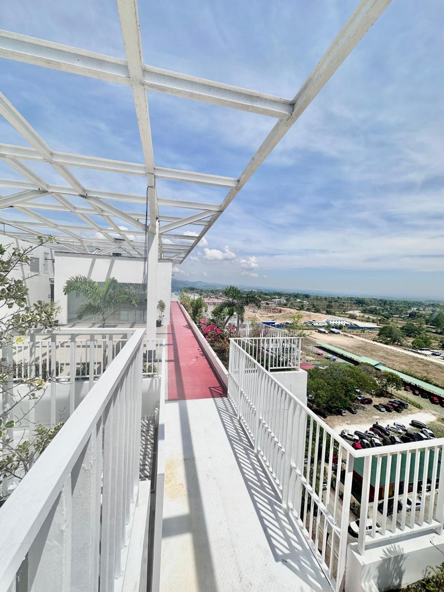 Aesthetic One Bedroom Beside Sm W Pool, Wifi And Netflix Cagayan de Oro Bagian luar foto
