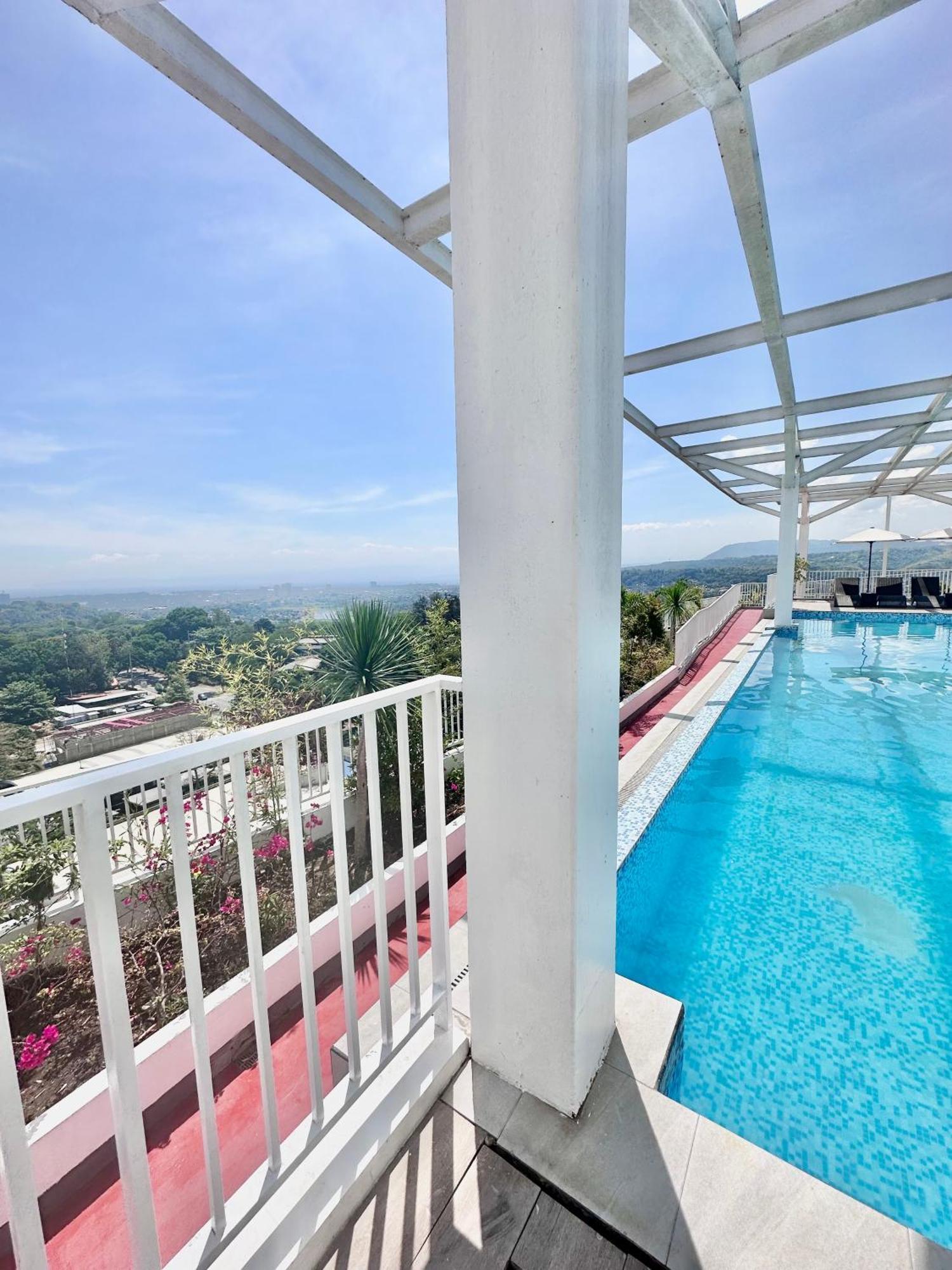 Aesthetic One Bedroom Beside Sm W Pool, Wifi And Netflix Cagayan de Oro Bagian luar foto
