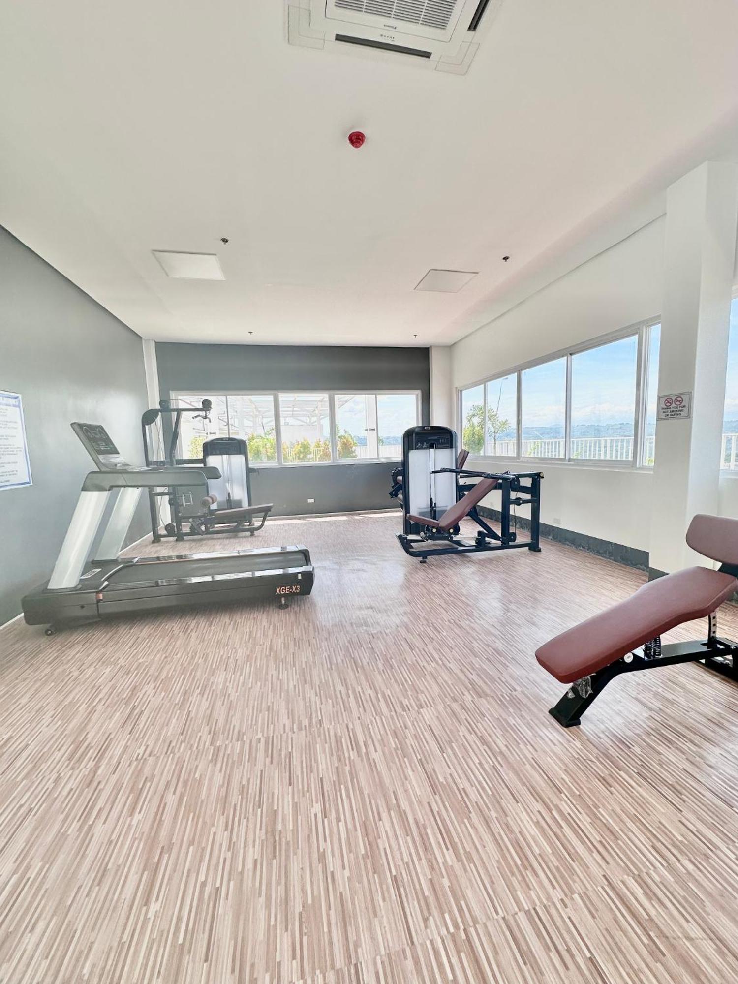 Aesthetic One Bedroom Beside Sm W Pool, Wifi And Netflix Cagayan de Oro Bagian luar foto