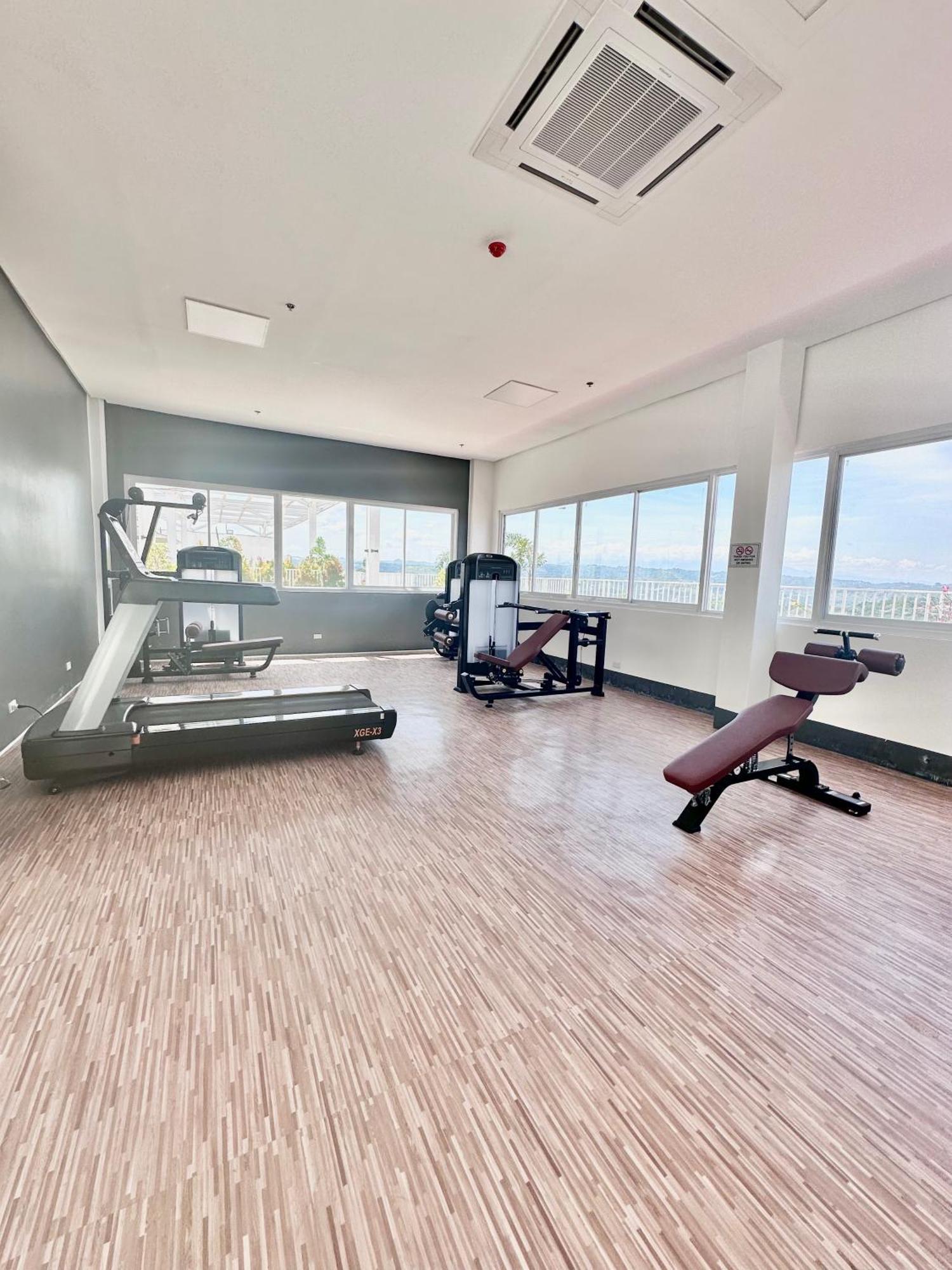 Aesthetic One Bedroom Beside Sm W Pool, Wifi And Netflix Cagayan de Oro Bagian luar foto