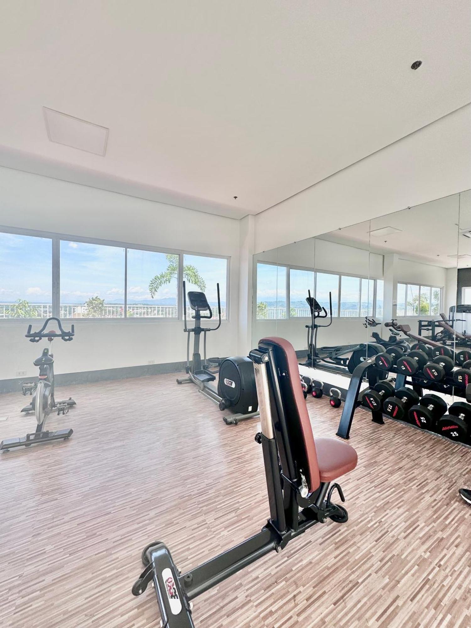 Aesthetic One Bedroom Beside Sm W Pool, Wifi And Netflix Cagayan de Oro Bagian luar foto